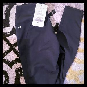 High-Waister Black Powerhold leggings|  Medium